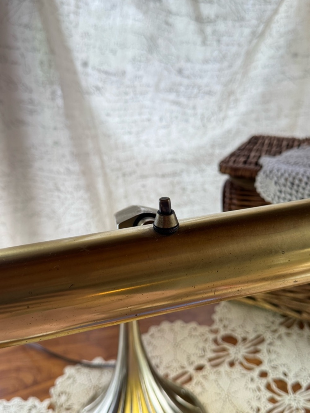 GORGEOUS Vintage Brass Bankers Lamp - Curved Art Deco Style - Picture 3 of 4
